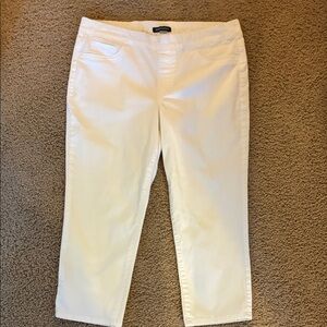 Bandolino White Ankle Jeans